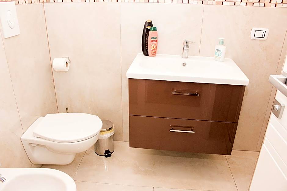 BARBAJA SUITES IN STREET TOLEDO 205