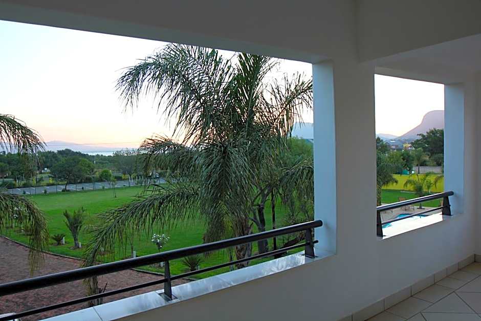 Casa Bianca Guest Lodge