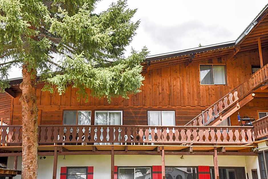 Alpine Lodge Red River