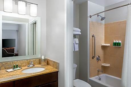 Suite, 2 Bedrooms (1 Queen Bed)