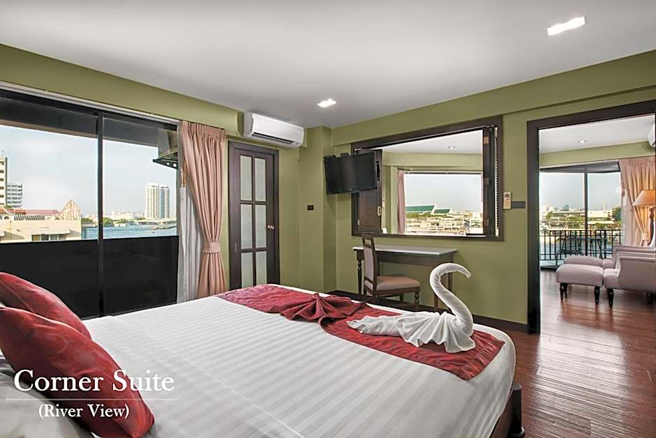 Photo 1 of 4 of Suite, Corner