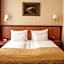 Pension Opera Suites I Self Check In I AC in all rooms