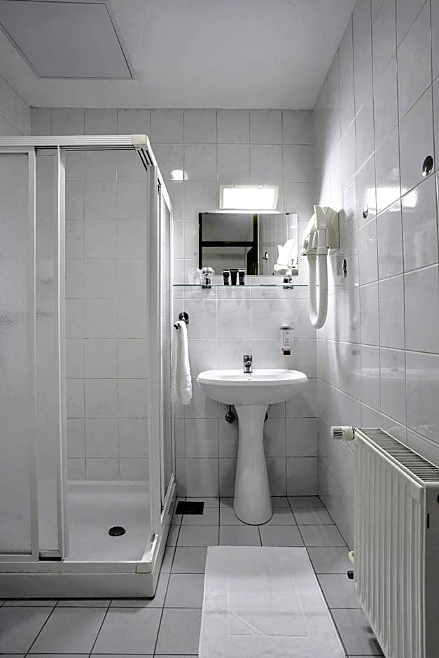 Lipa, Hotel & Bistro