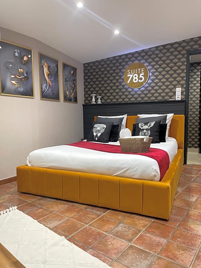 SUITE 785 Chambre Jacuzzi Sauna