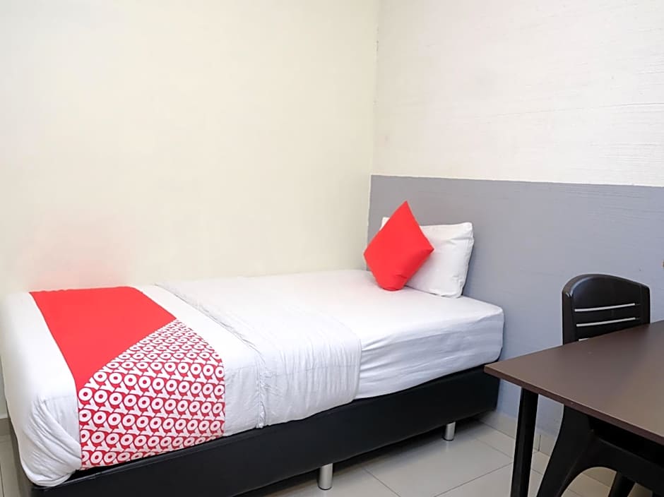 Hotel De' Tees, Masai Utama