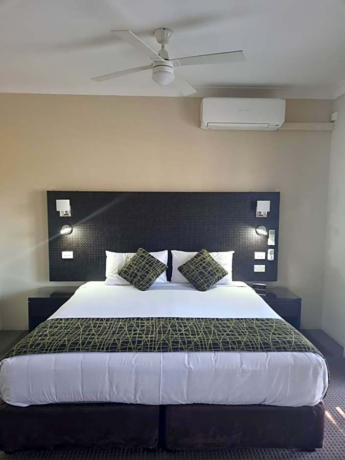 Australian Homestead Motor Lodge