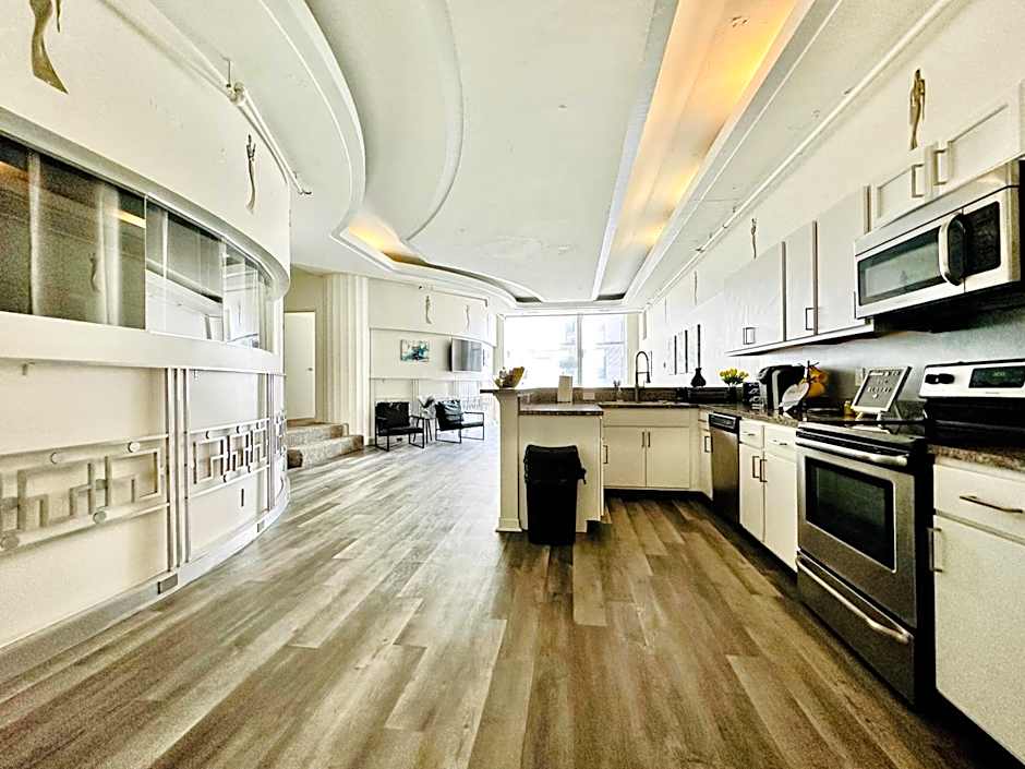 Executive Vacation Suite for 4