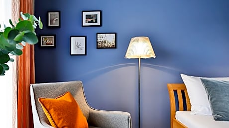 Double Room Orange (Grandlit, Queen Bed, 140-63 in wide Bed)