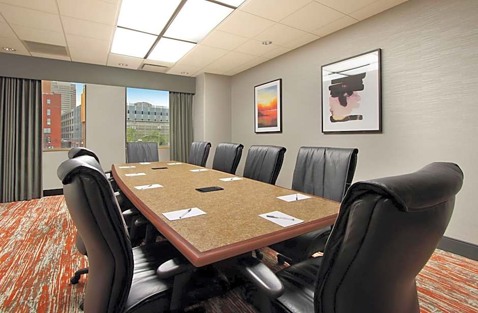 Hampton Inn By Hilton & Suites Columbus-Downtown