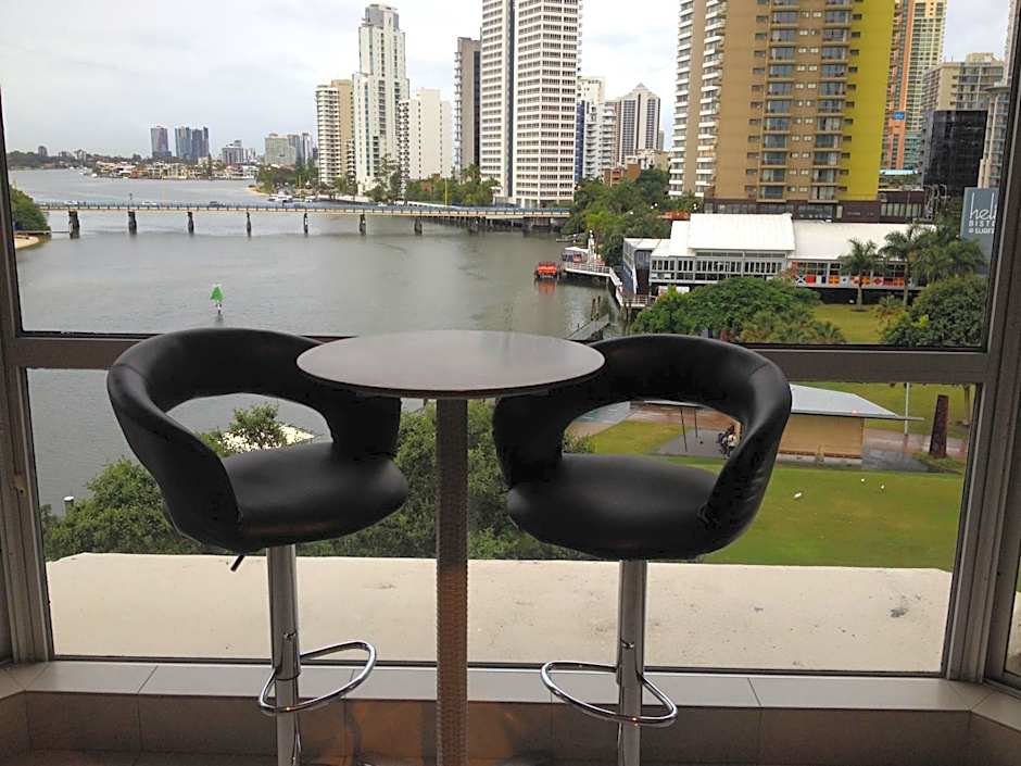 Moorings On Cavill Surfers Paradise
