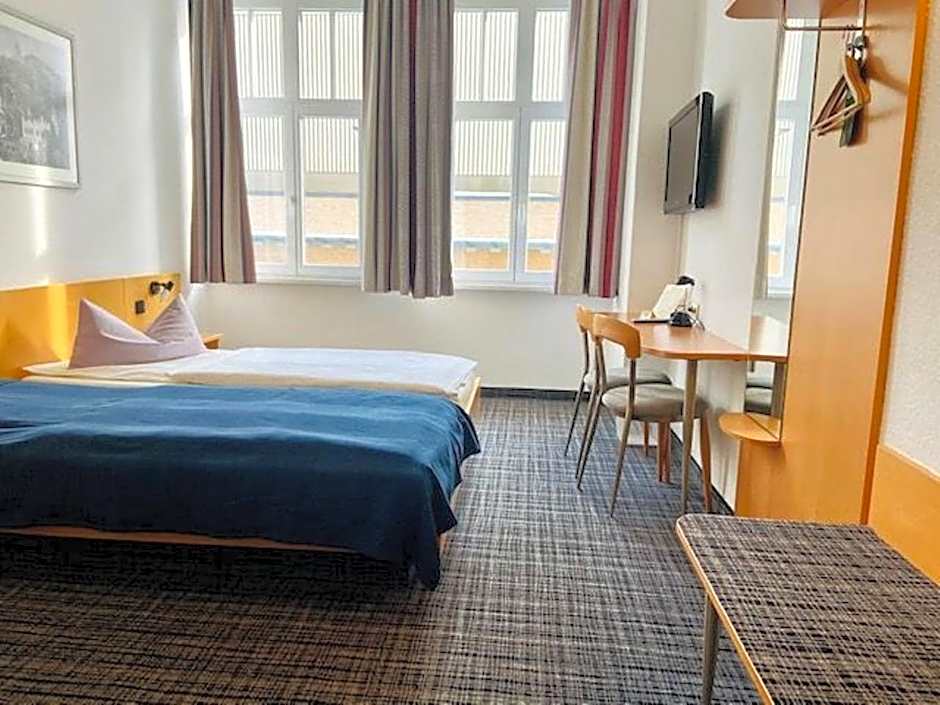 City Hotel