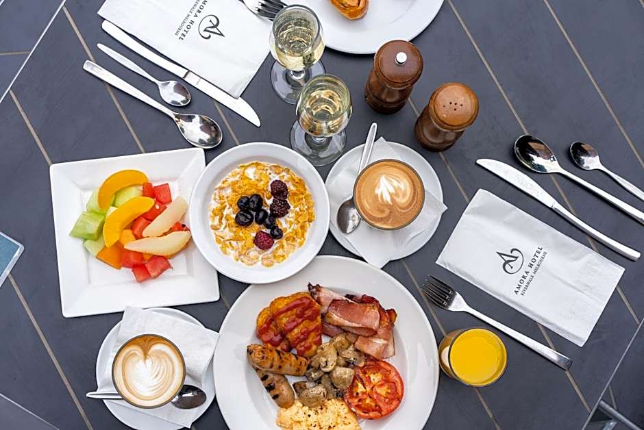 Amora Hotel Riverwalk