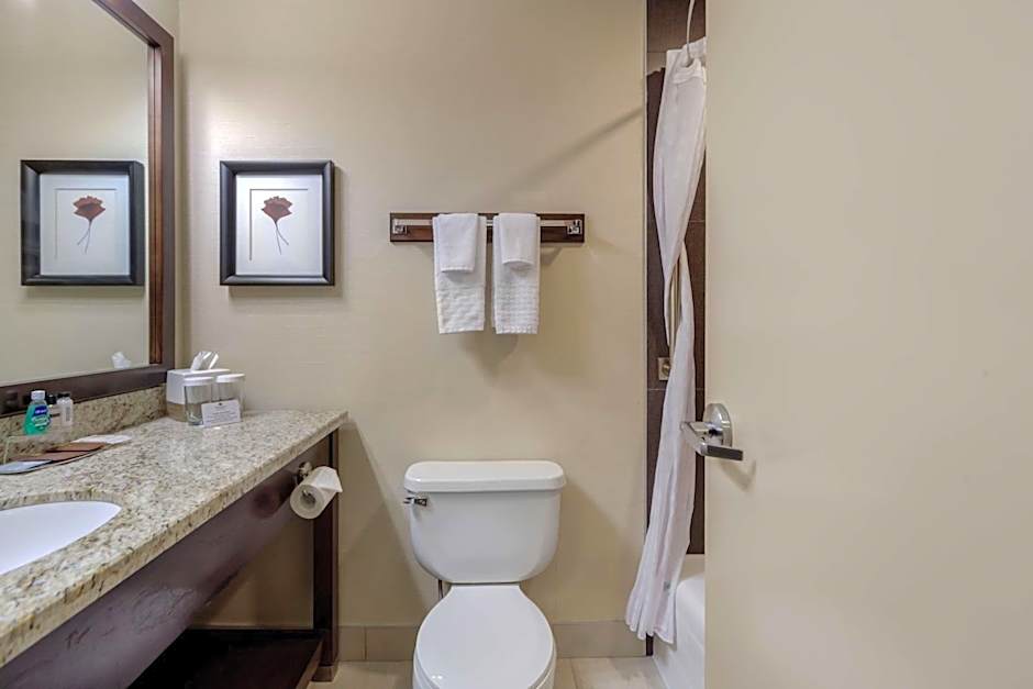 Best Western Premier Denham Inn & Suites