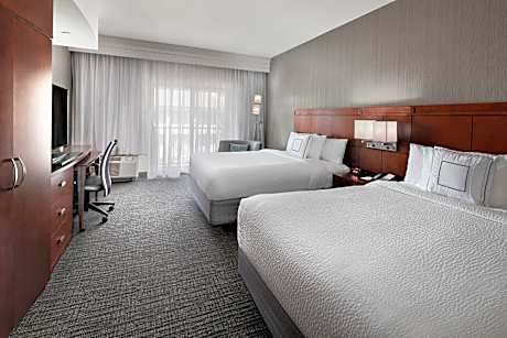 Queen Room with Two Queen Beds and Balcony - Hearing Accessible