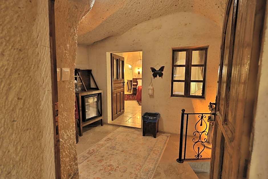 Demisos Caves Hotel
