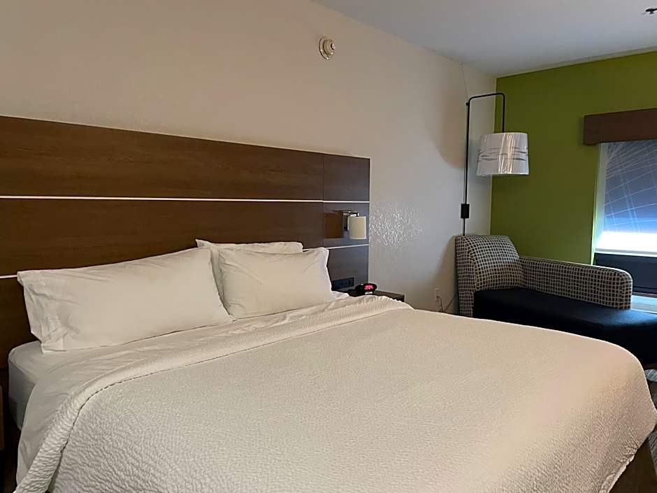 Holiday Inn Express Hotel & Suites Franklin By IHG