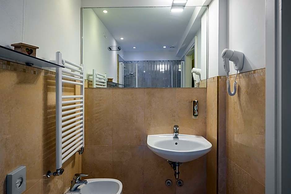 Leone Hotel
