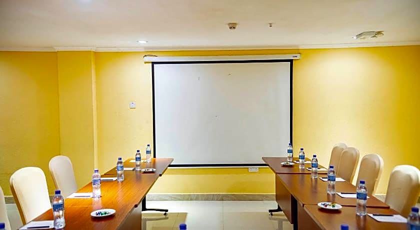 Tiffany Diamond Hotels - Makunganya Street