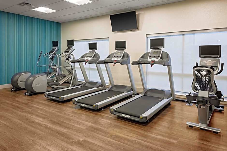 Holiday Inn Express And Suites Madison By IHG