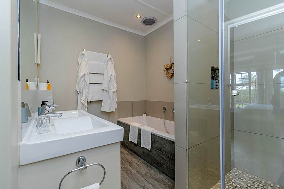 Whale Rock Luxury Lodge