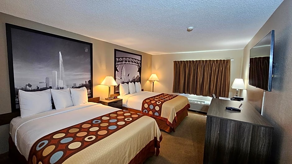 Super 8 by Wyndham Elgin