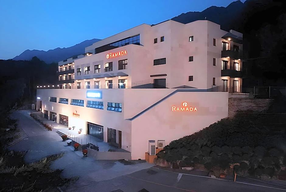 Petro Hotel