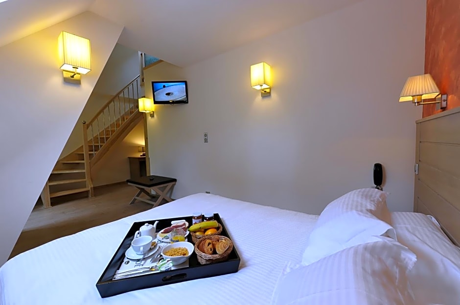 Logis Hôtel Restaurant Les 2 Rives - A75, en bordure de rivière