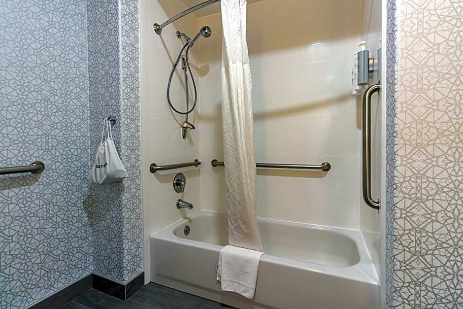 Hampton Inn By Hilton & Suites Denton