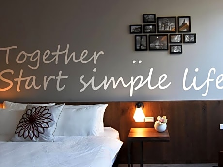 Simple Life Room
