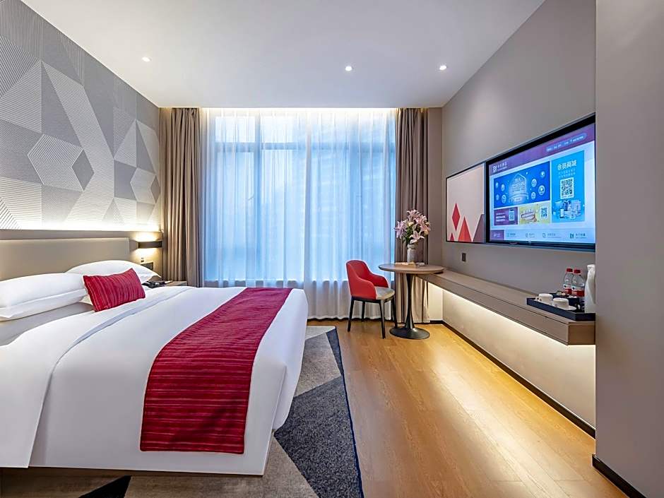 Borrman Hotel Guigang Macaojiang Park High-speed Railway Station