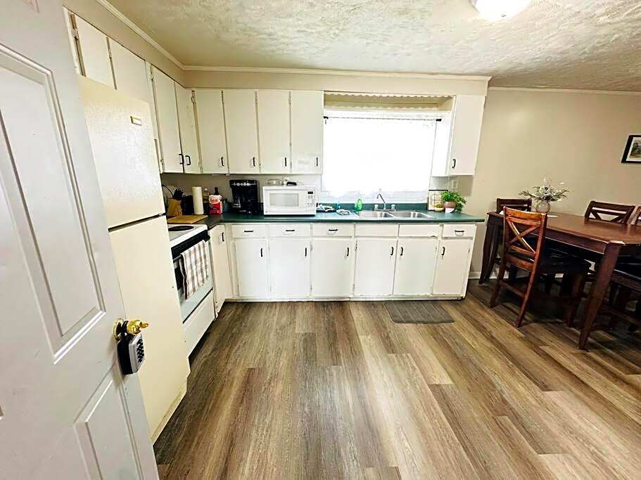 A Quiet and decent 2 Bedroom apartment