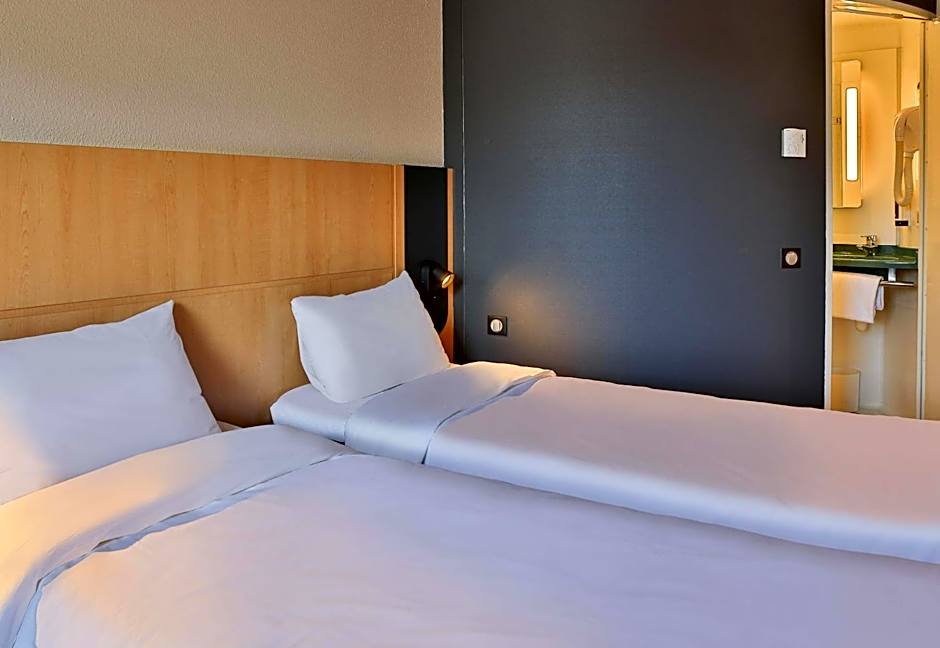 B&B HOTEL Les Sables-d'Olonne Centre Gare