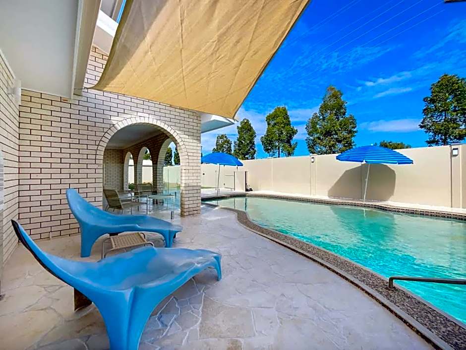 Bribie Beach House with Pool - Walk to Surf & Shops