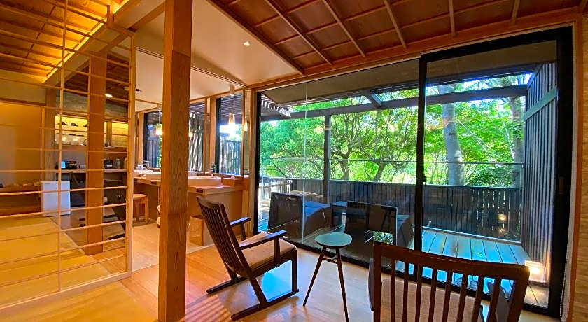 Yugawara Onsen Ashikari Ryokan