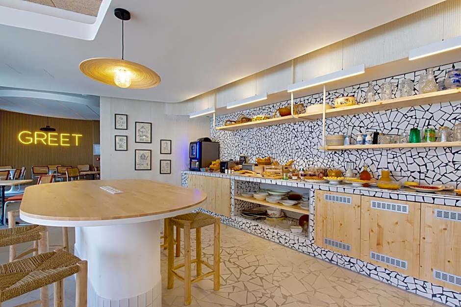 greet hotel Salon de Provence