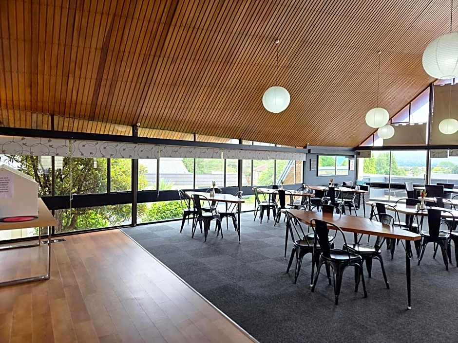 Fiordland Hotel