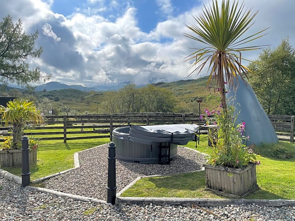 Garrison Farm with Hot Tub