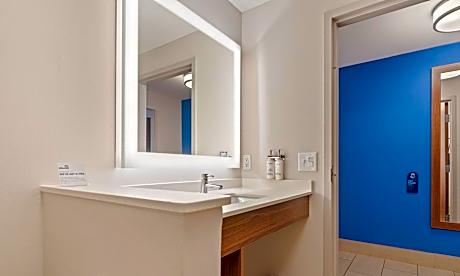 Standard Double Room - Mobility Accessible