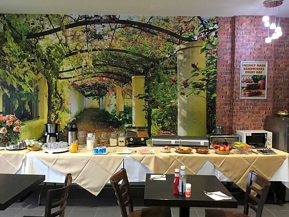 OYO Star Anglia Hotel