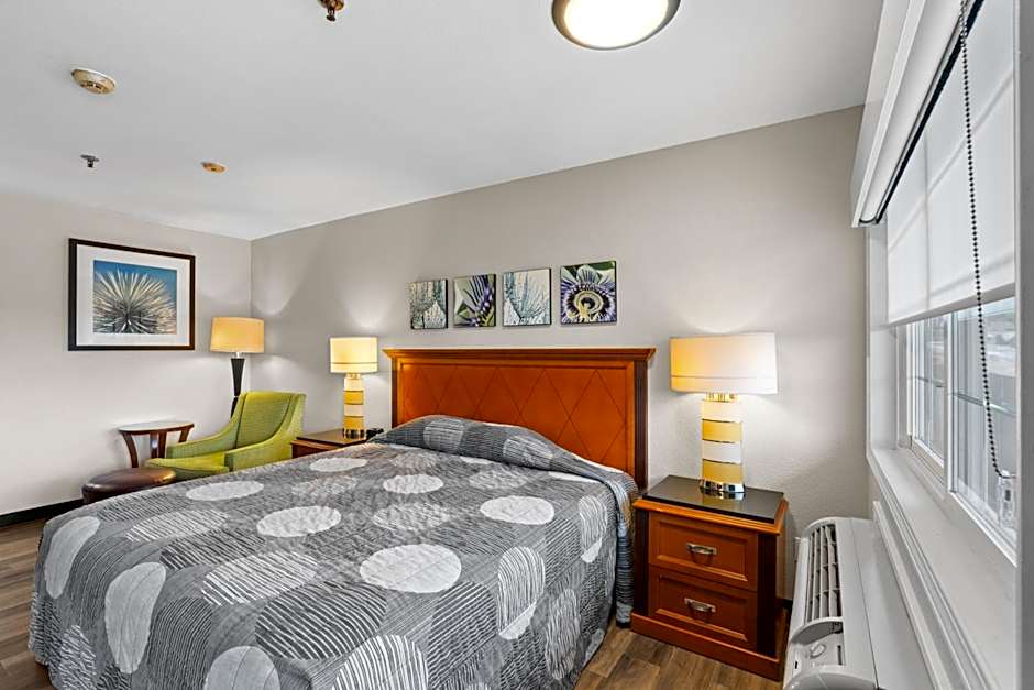 Basecamp Puyallup a Travelodge by Wyndham