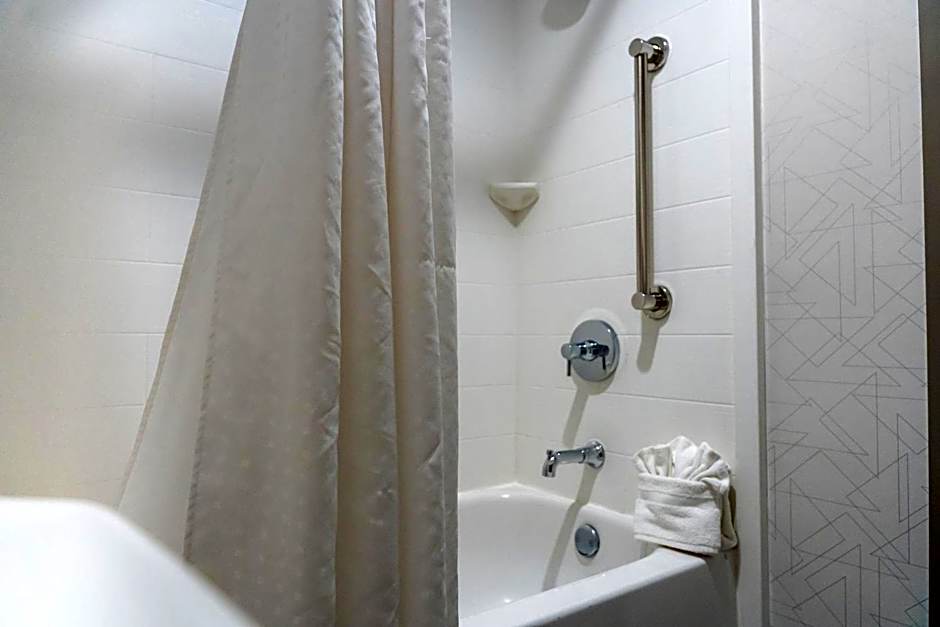 Holiday Inn Express Frazer - Malvern By IHG