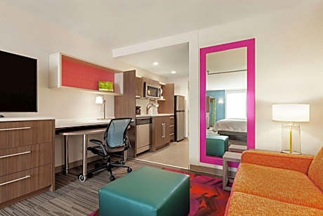 Queen Studio with Two Queen Beds - Non-Smoking