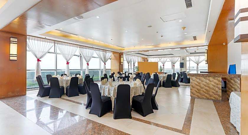 Crown Regency Hotel & Towers