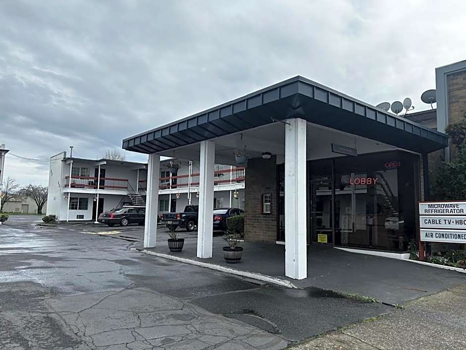 Travelers Inn by OYO Longview Kelso