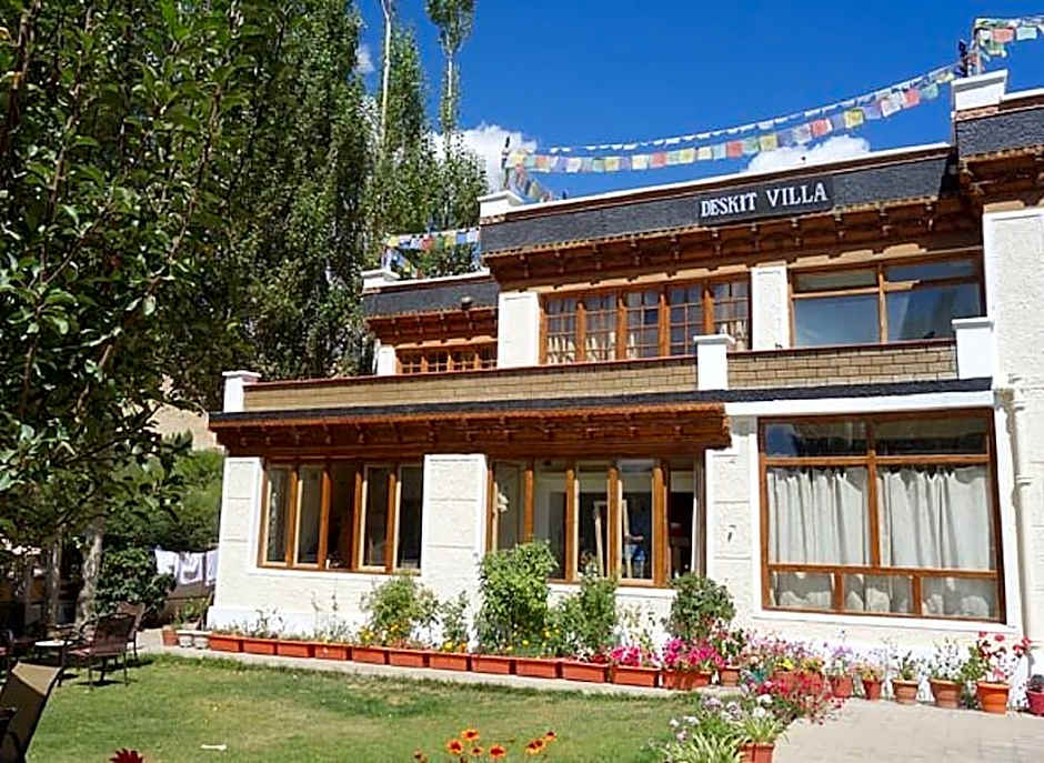 The Deskit Villa – Leh, PA