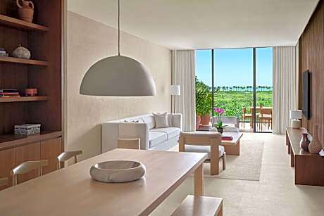 1 Bedroom Suite, 1 King, Private pool, Terrace