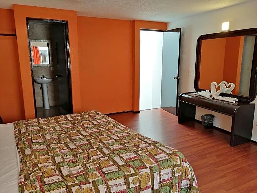 MOTEL OASIS mexico