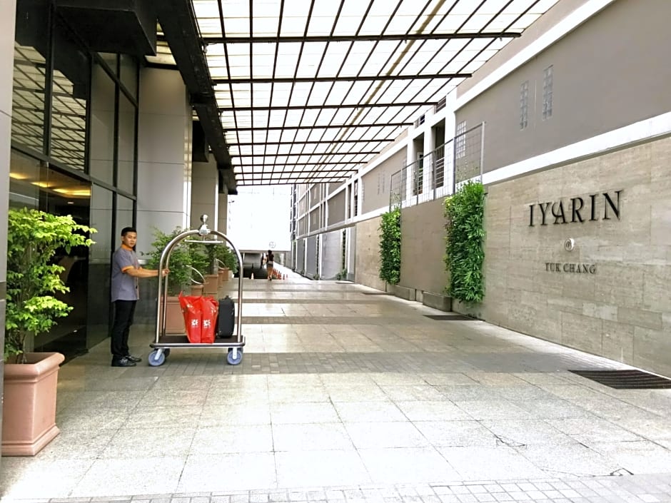 Iyarin@tuk Chang Ratchayothin Hotel
