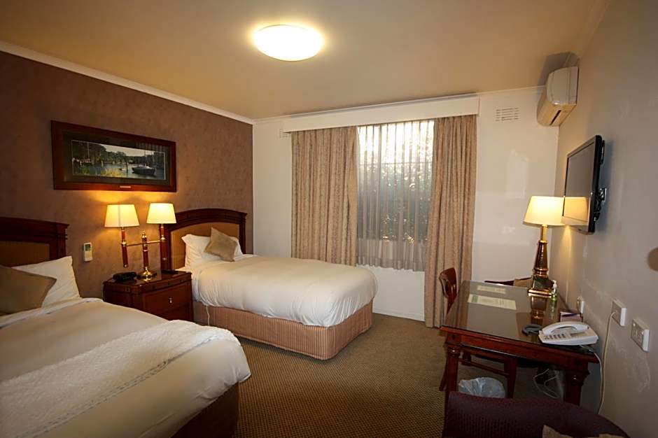 Country Plaza Motel