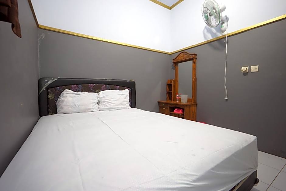 SPOT ON 93620 Anisa Homestay Syariah